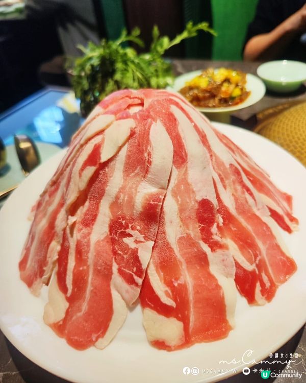 [卡米菲．火鍋]湯清甜雞嫩滑,必試9秒毛肚!
