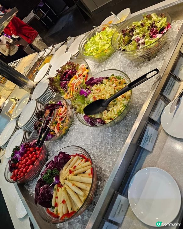 幻彩詠香江海上自助餐