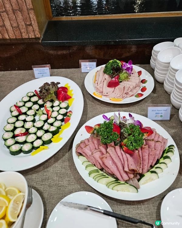 幻彩詠香江海上自助餐