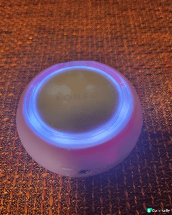 可以有藍光的Foreo面膜機，每日睡前兩分鐘就可為肌膚補充養...