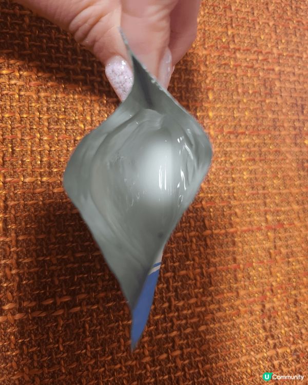 可以有藍光的Foreo面膜機，每日睡前兩分鐘就可為肌膚補充養...