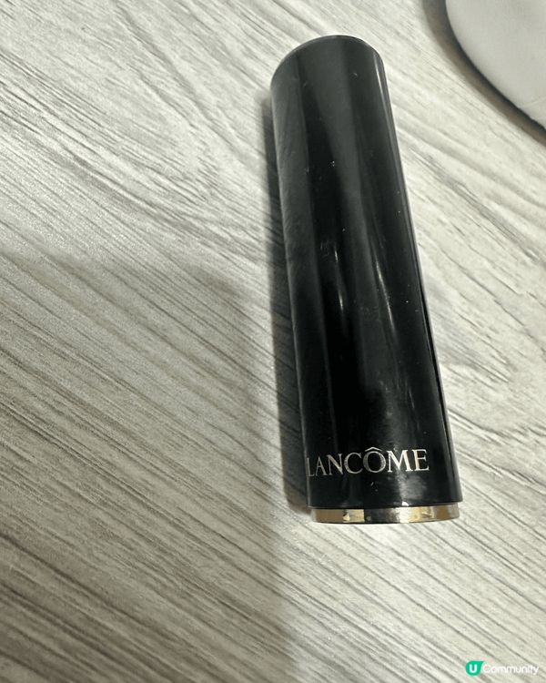 我用開Bobbi brown粉底非常薄貼，遮瑕度又高。另外推...