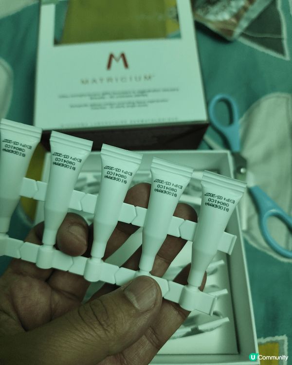 非常好用產品，吸收好容易又吾笠， 用咗兩個月，皺紋乾燥情況明...