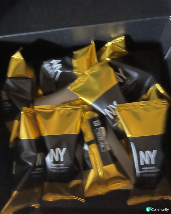 NY 芝士餅，真係每次去日本都必買的手！餅身脆口，又有濃濃的...