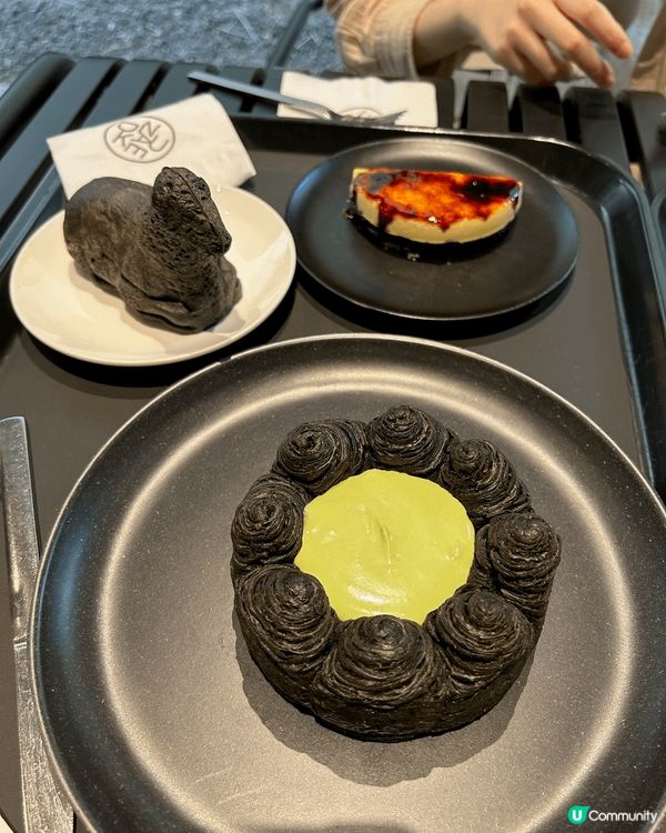 在我最近的韓國之旅中，我特別喜歡在釜山購買明信片。這些明信片...