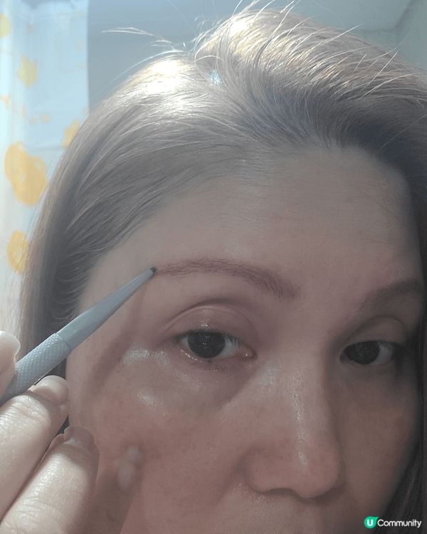 Benefit眉妝與眼妝產品，適合打造簡單妝容，強調「眼睛是...