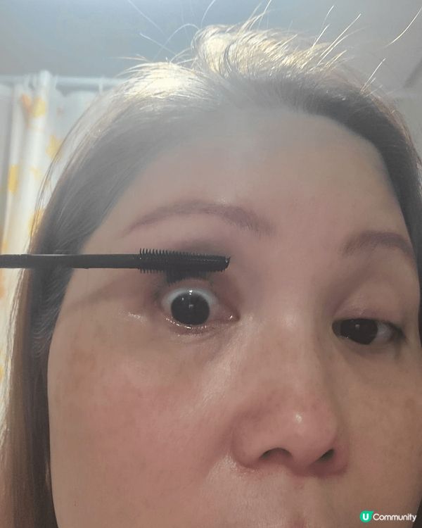 Benefit眉妝與眼妝產品，適合打造簡單妝容，強調「眼睛是...