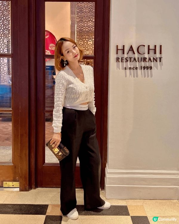 年少無丑婦.再有美妝加艴色.人間極品