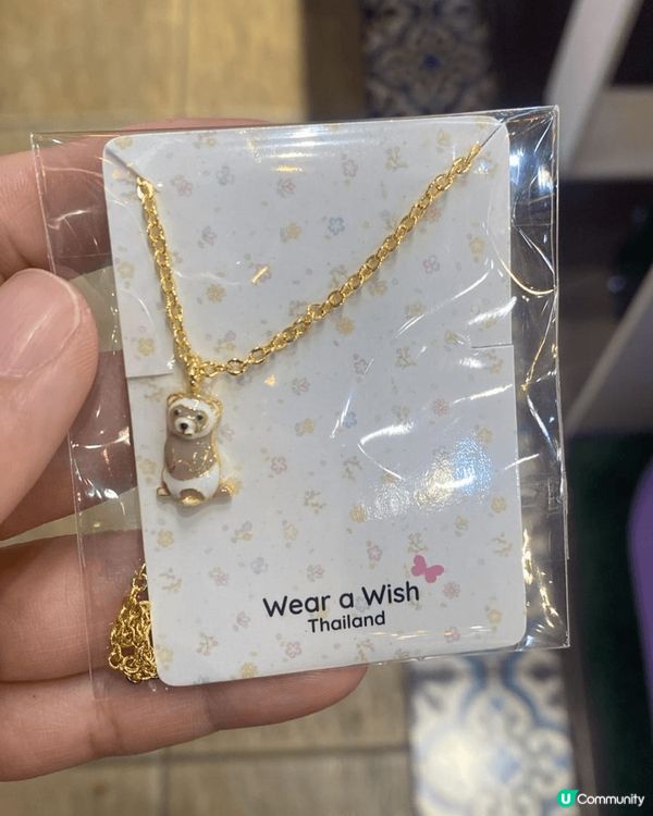 泰國有好多首飾小店，裡面有好多特別而且又唔貴，可以買嚟做手信...