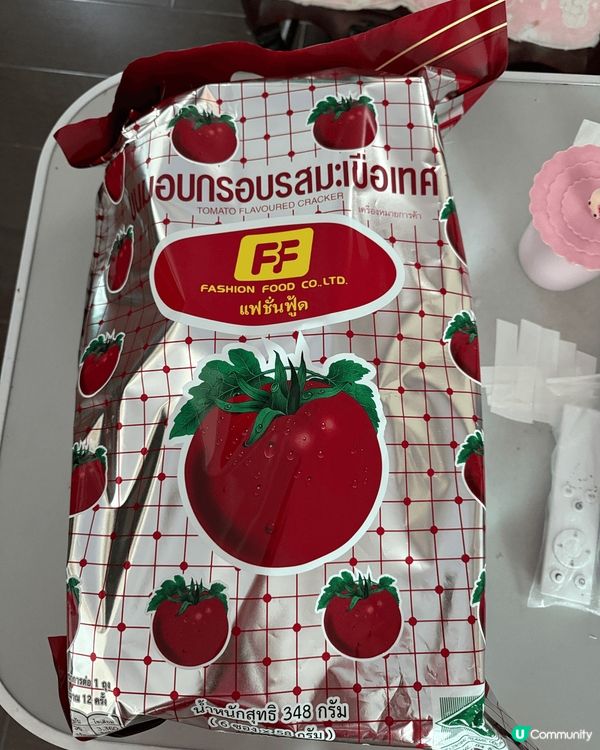 剛在泰國經歷地震後能夠回港好感恩😅。從泰国带到當地不少手信有...