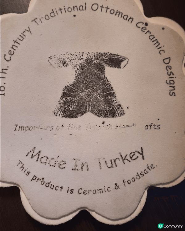 土耳其手信必買惡魔之眼、咖啡壺和陶瓷碟。惡魔之眼象徵驅邪保平...