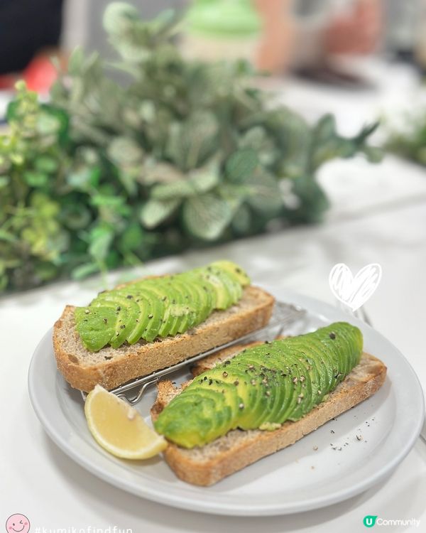 尖沙咀咖啡店打卡☕️  
香港尖沙咀新太陽廣場，一大班朋友飲