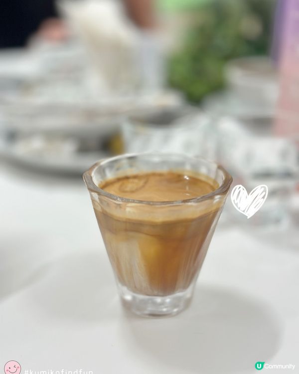 尖沙咀咖啡店打卡☕️  
香港尖沙咀新太陽廣場，一大班朋友飲