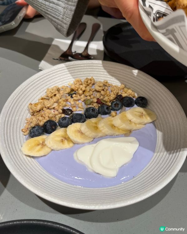 尖沙咀優質Cafe打卡！雲朵吊燈好靚🤩☁️