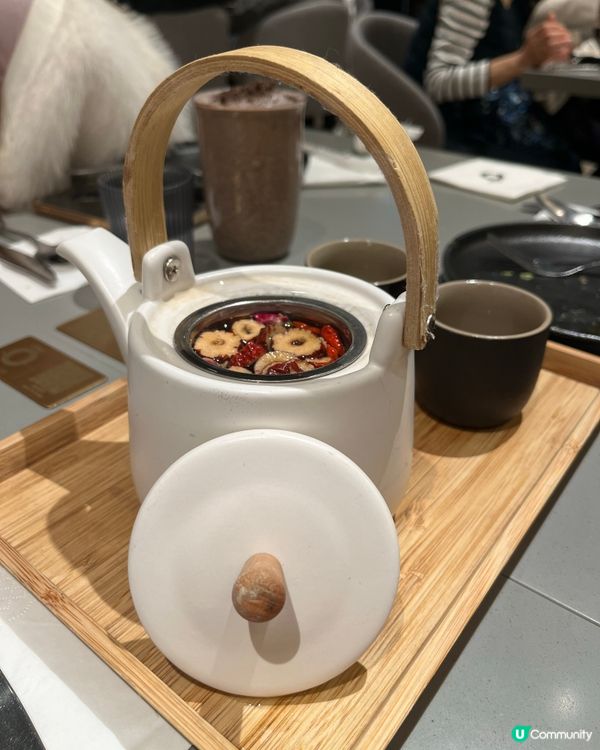 尖沙咀優質Cafe打卡！雲朵吊燈好靚🤩☁️