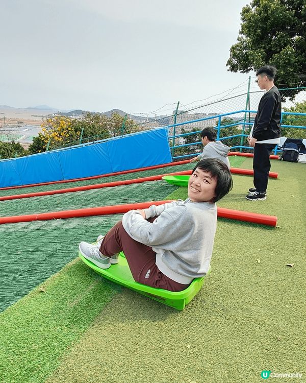 全澳門唯一，成人都可以玩嘅免費滑草場。