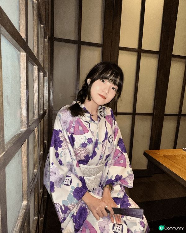 跟朋友到北京旅行，去了不少景點，最令我吸引的是有一天，晚上有...