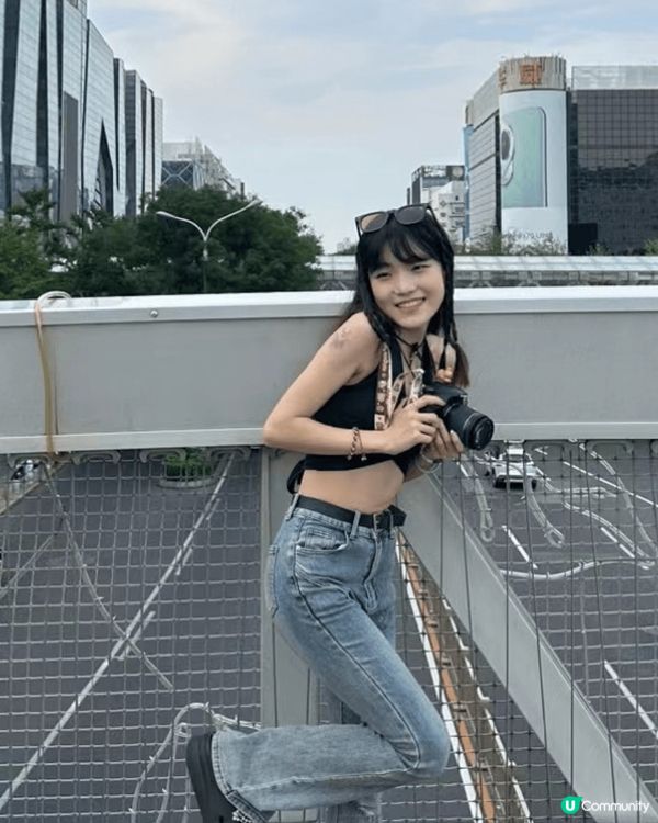 跟朋友到北京旅行，去了不少景點，最令我吸引的是有一天，晚上有...