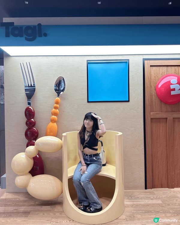 跟朋友到北京旅行，去了不少景點，最令我吸引的是有一天，晚上有...