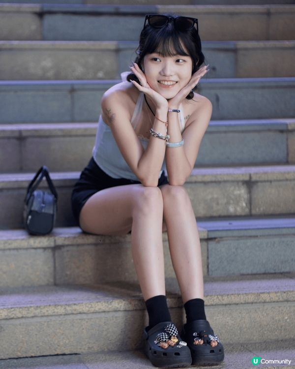 跟朋友到北京旅行，去了不少景點，最令我吸引的是有一天，晚上有...