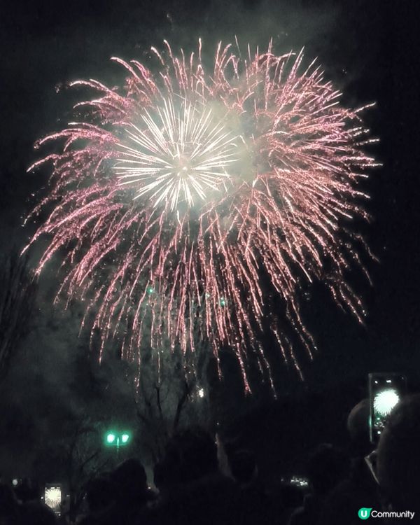 這裏是日本的河口湖和銀山溫泉,現在的銀山溫泉五點後就會關閉不...