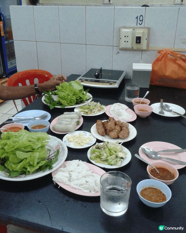 老撾(寮國)/泰國之旅，有西式，有傳統寮式米粉，有印式烤雞加...