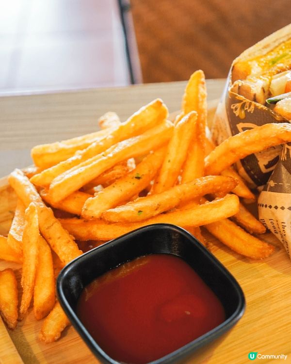 【淡水美食推薦｜午後必訪！河景第一排享受悠閒下午茶】