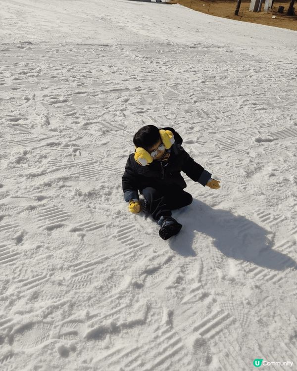 韓國玩雪 穿民族服