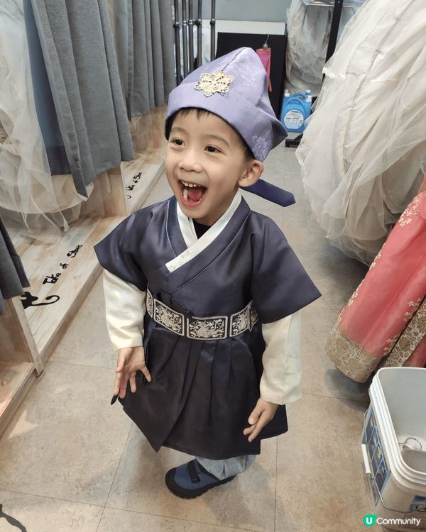 韓國玩雪 穿民族服