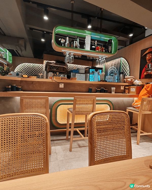 位於聯合道鄰近樂富商場的峴港越南餐廳，雖然現時只收現金，座位...