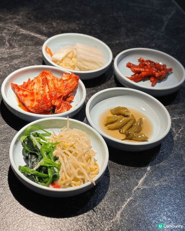呢間嘅燒肉一向高質，前菜🈶泡菜、辣蘿蔔乾、尖椒、芽菜、菠菜等...