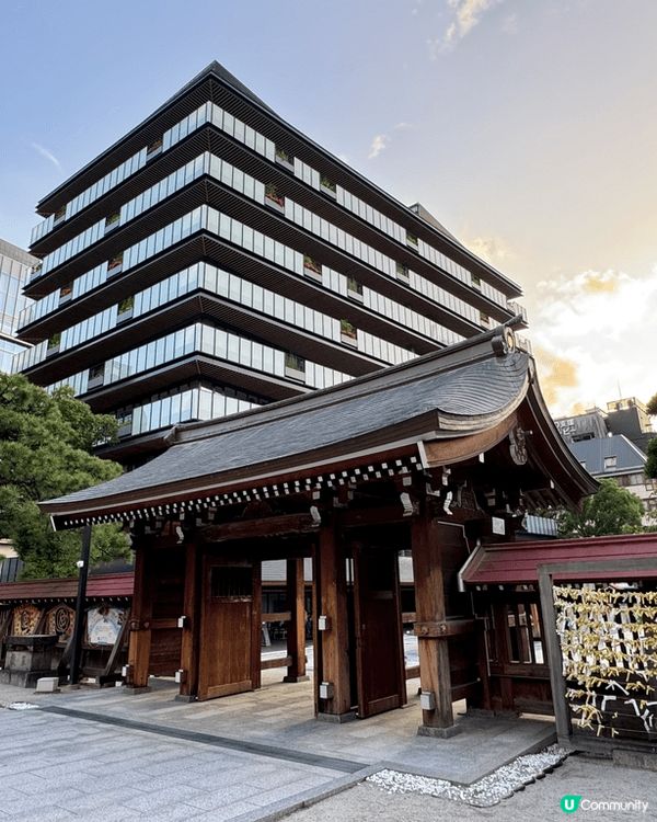 這是去年九月的福崗，城市中的神社，寧靜的神社，設計優雅，到處...