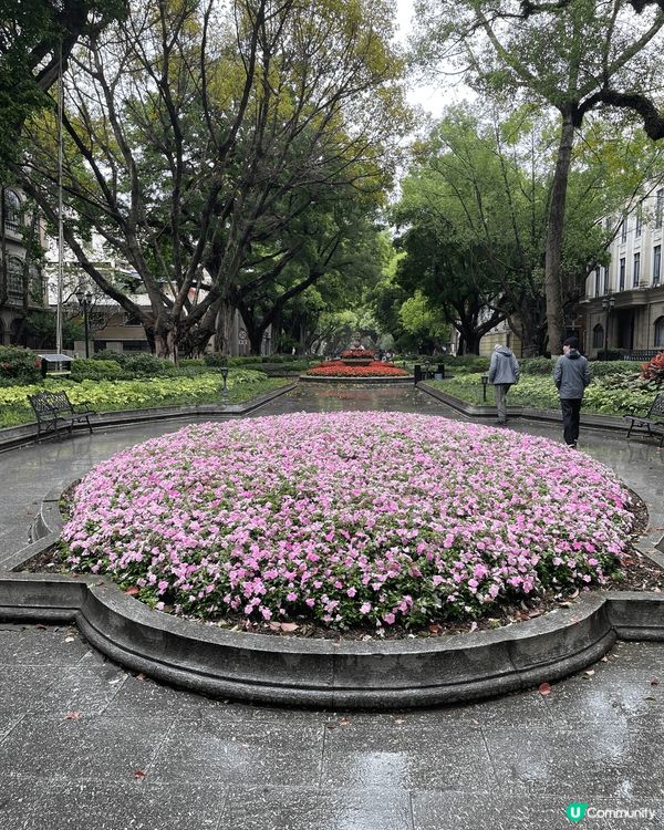 廣州沙面，以前外國領事館集中地，Starbucks 所在的藍...