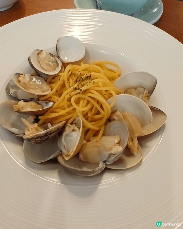 去美荷樓，看看50年代香港人生活情況既展覽，行到累，就去Ca...