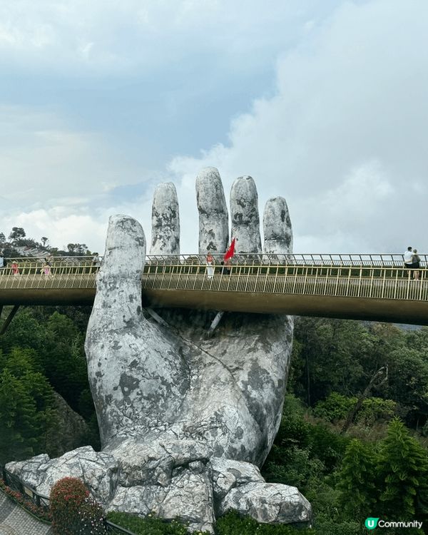 2018年6月開放的黃金佛手橋，一開放就造成大轟動，讓峴港一...