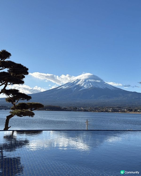 以上圖片富士山及日本神社，剛巧富士山倒影在水裡，立即拍下留念...