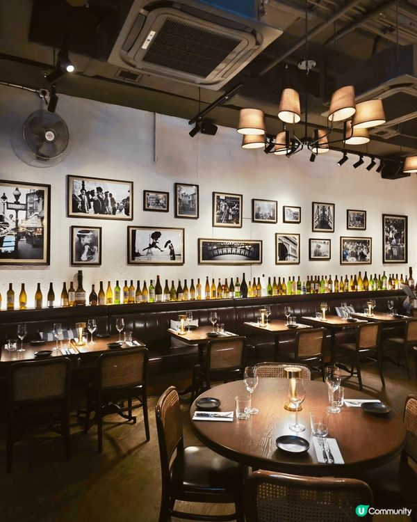 跟閨蜜聚會，這次來到了上環差館上街💗找了家氛圍感滿滿的法式小...