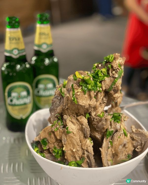 我最鍾意去泰國，因為泰國有美食、海灘、購物，消費平，人民友善...