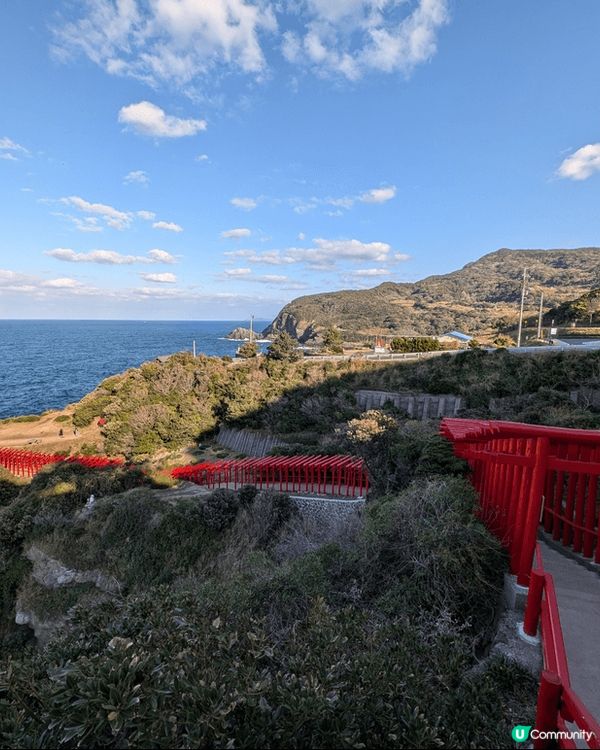 極小遊客的元乃隅神社 極多座鳥居 伸延到海邊 極美 很難到達...