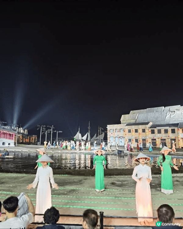 久違的家庭遊選擇了鄰近的峴港，在蔚藍的好天氣盡情遊覽了驚嘆的...