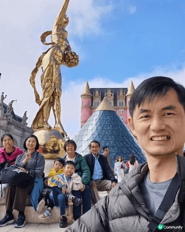 久違的家庭遊選擇了鄰近的峴港，在蔚藍的好天氣盡情遊覽了驚嘆的...