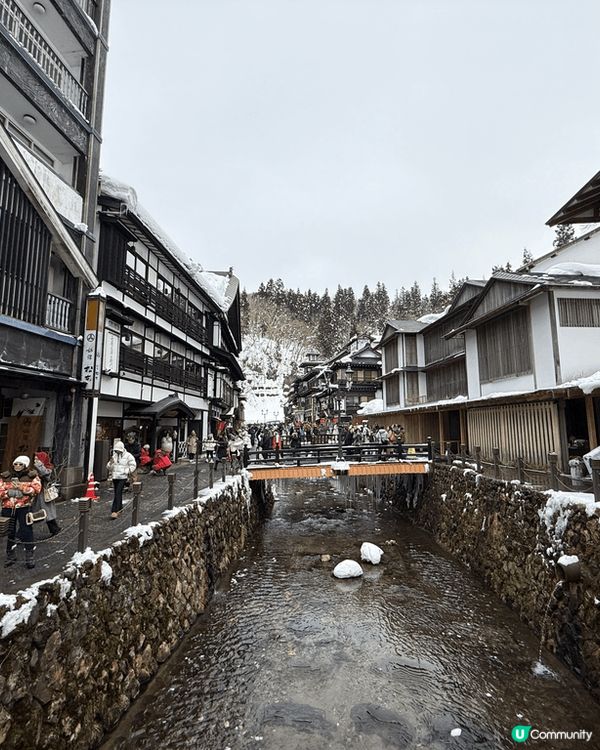 冬天是銀山溫泉旺季，雪景襯托着非常漂亮，如要住宿銀山溫泉旅館...