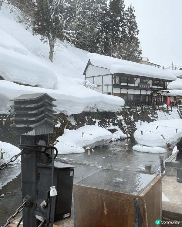 冬天是銀山溫泉旺季，雪景襯托着非常漂亮，如要住宿銀山溫泉旅館...