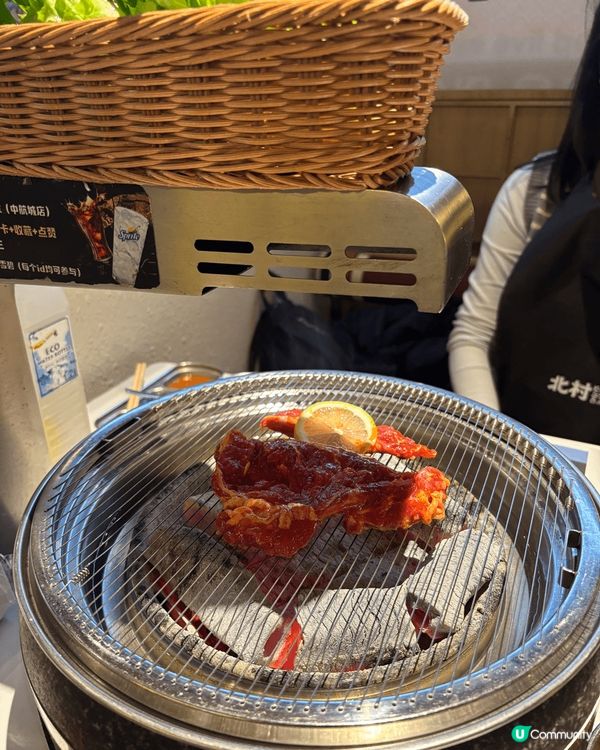 北村韓食活烤鰻魚，餐廳位置便利，服務員全程幫忙烤魚烤肉，鰻魚...