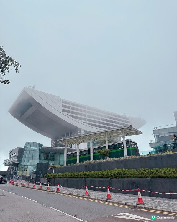香港山頂纜車之旅🚡  
心心湖意外捕獲❤️