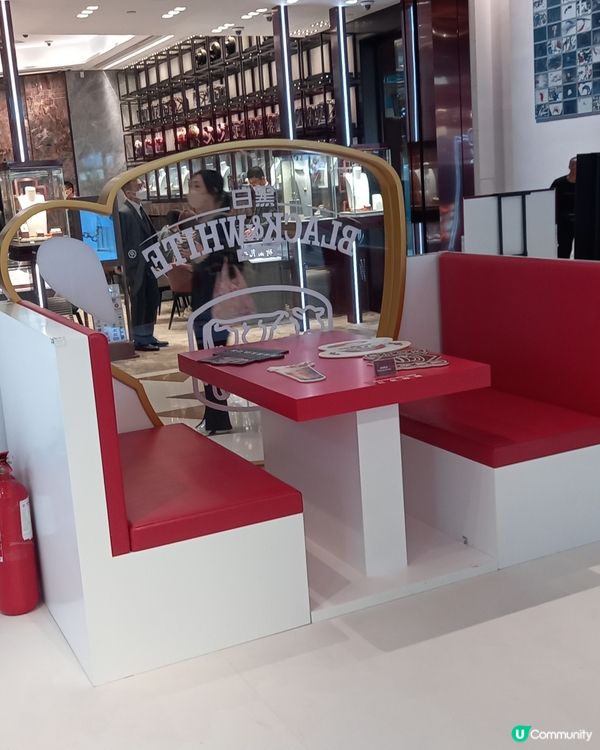 黑白奶茶展在K11 Art Mall