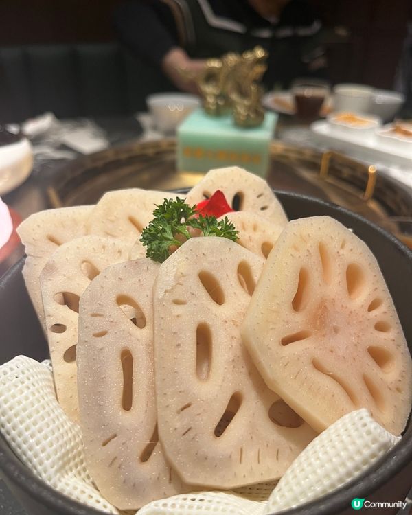 喺蘭桂坊四人聚會食咩好？