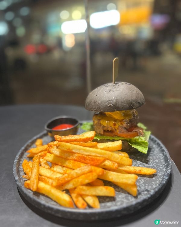 旺角暗黑風餐廳 🖤 主食甜品都超好食🎉