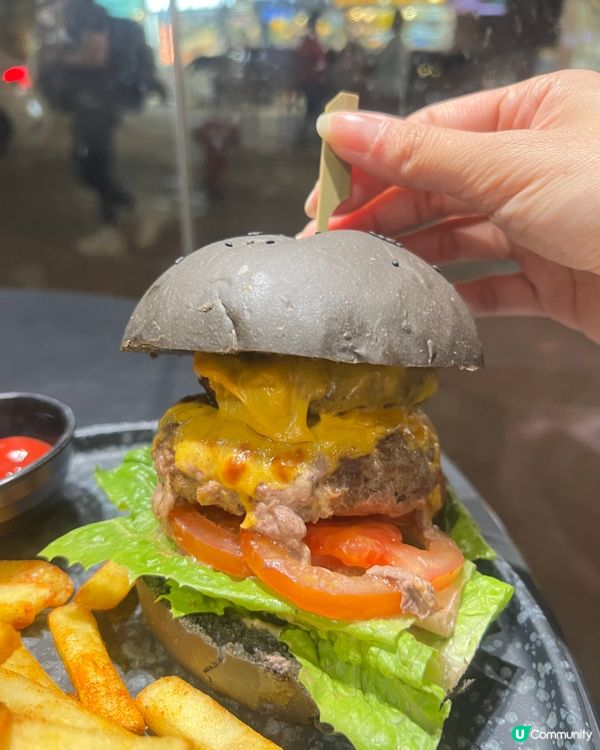 旺角暗黑風餐廳 🖤 主食甜品都超好食🎉