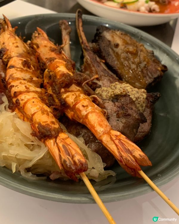 自助山用餐新體驗：魔術表演+美食雙享受！